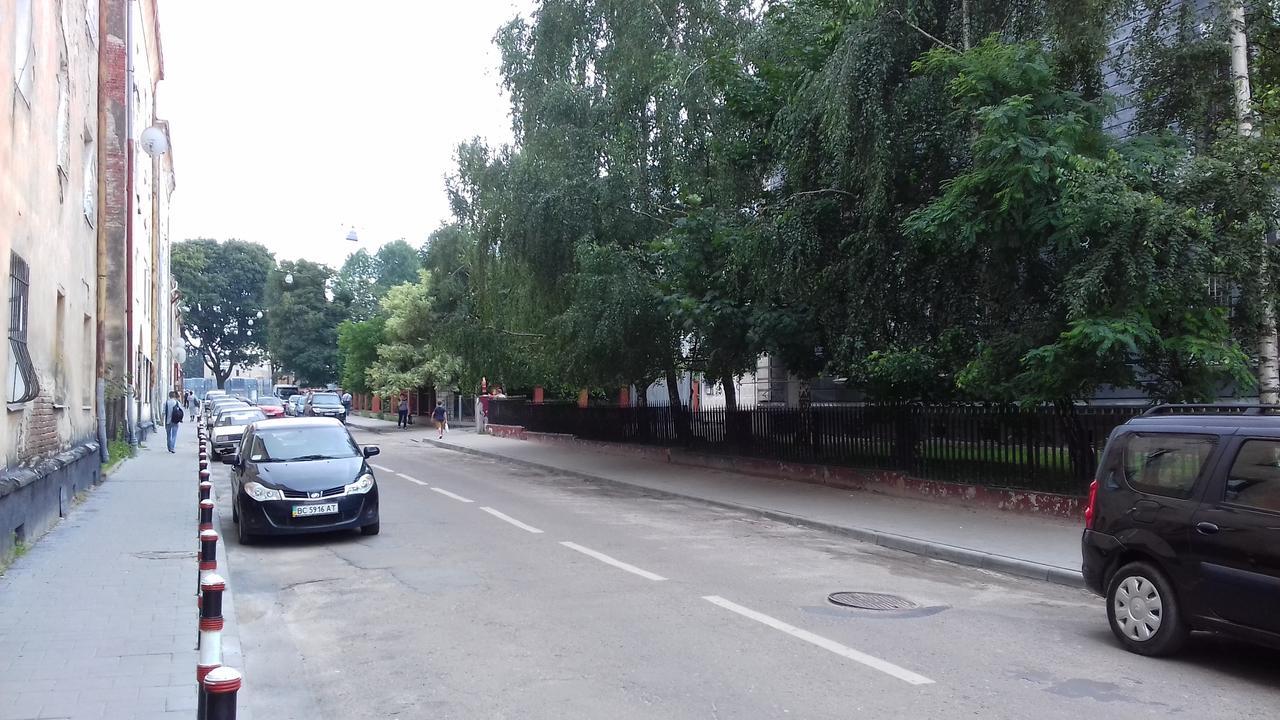 Apartment Near The Forum Mall Lviv Exterior photo